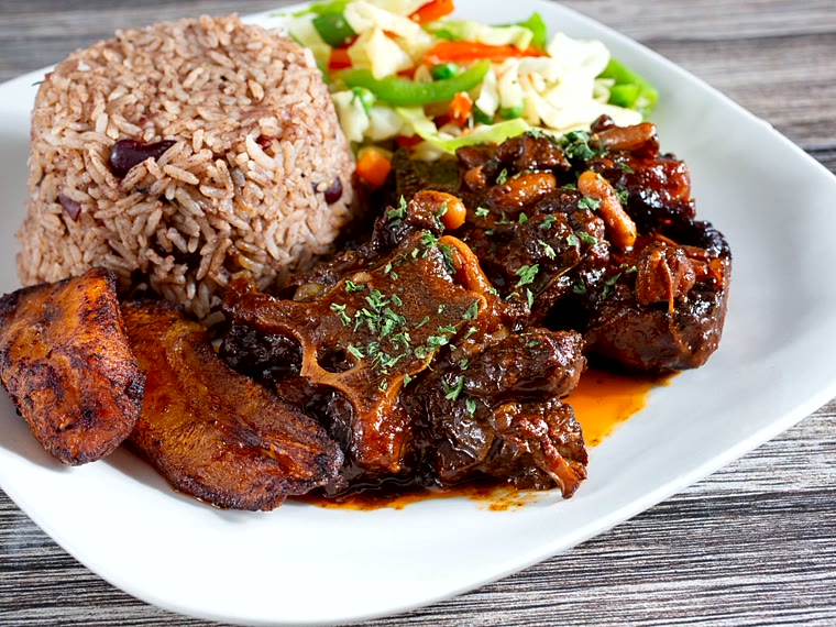 Braised oxtail in rich gravy